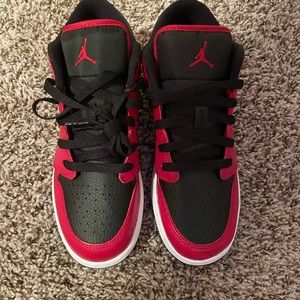 Jordan 1 size 5.5Y